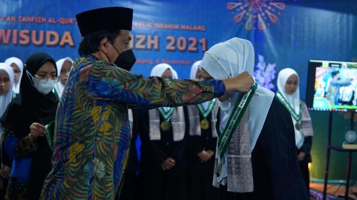 3427_wisuda.jpg