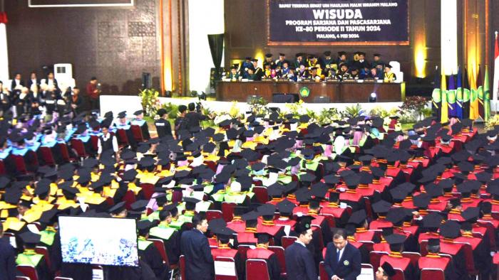 7434_wisuda.jpg